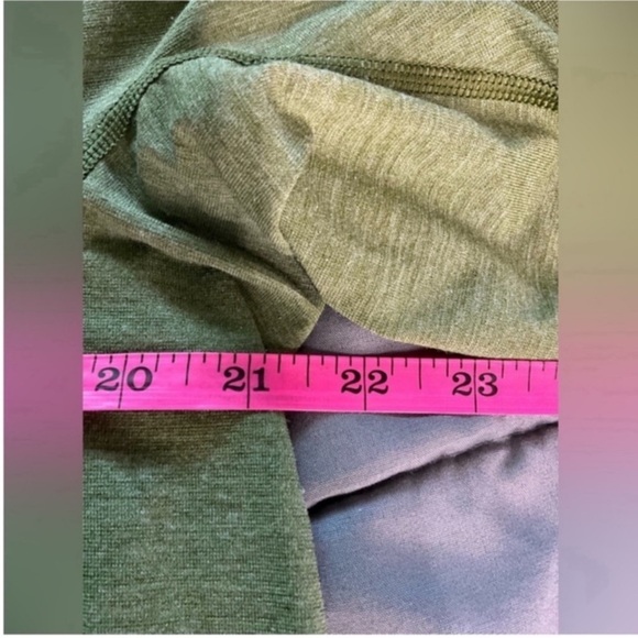 Men’s Lululemon TShirt M - Picture 3 of 3